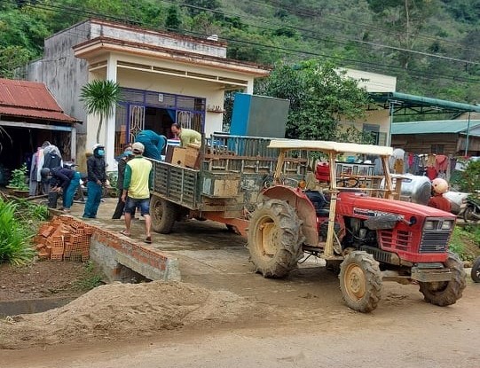 Xã Hòa Phong di dời khẩn cấp các hộ vùng nguy cơ sạt lở đất